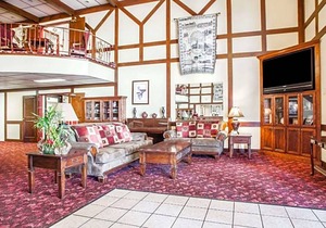 2-Star Hotel ∙ Econo Lodge Truman Inn