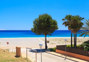Beachfront apartment perfect for small families · UHC ARCO DEL SOL 165