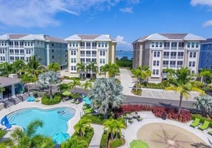 Waterfront on Anna Maria Sound ~ Beaches just minutes away!