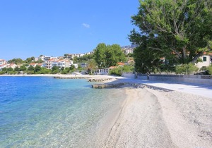 Studio flat near beach Orij, Omiš (AS-2809-a)