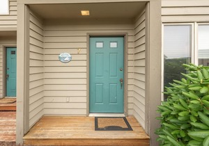 DOGS WELCOME! Ski Area Townhouse #07 w/Lake Access, Grill, & Fireplace!