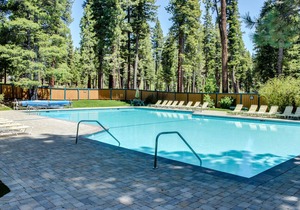Charming Condo w/ Shared Hot Tub, Pool, Resort Amenities - Close to Ski & Beach