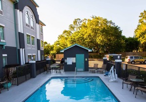Best Western Plus Blue Angel Inn