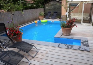 Holiday apartment with pool, air conditioning and washing machine