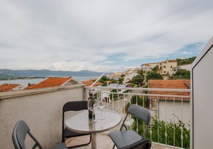 Apartments Vrlika (49991-A2) - Trogir