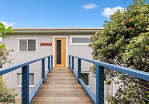 22 Dulling Street - Beach House
