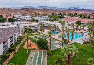 Las Palmas 1805 | Shared Pool and Hot Tub, Great Clubhouse Amenities