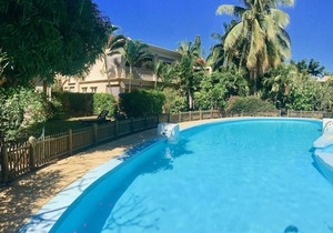 House Seaside & Pool - Flic en Flac (A)