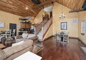 BRANSON SHORES RESORT - Large Lakefront Lodge! 2 Swimming Pools!