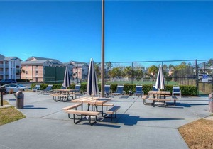 Beautiful & Spacious Condo / Near World Golf Tour Links & River Oaks Golf!