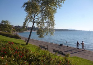 bright apartment with parking very near Thonon center of Spa
