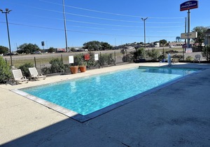 Howard Johnson by Wyndham Beaumont