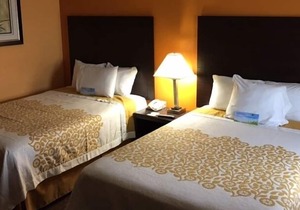 Days Inn by Wyndham Queensbury/Lake George