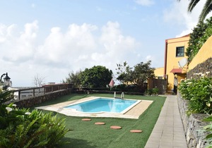 Cozy Cottage in Orotava with Swimming Pool
