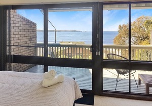 Batehaven - Fantastic Water Views, Pool, Beach, Linen, WIFI, Netflix