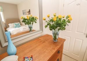Coastman's Nest, MAWGAN PORTH