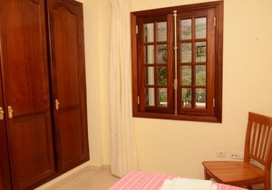 Apt. Heliconia Nº 4 - Two Bedroom Apartment, Sleeps 3