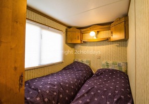 Dog friendly caravan at North Denes in Suffolk by the beach ref 40075ND
