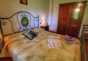 Alluring Farmhouse in Ortignano with Swimming Pool