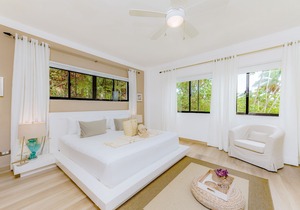 5* BEACHVIEW PENTHOUSE W/ ROOFTOP TERRACE &JACUZZI