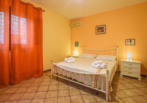 4 bedroom accommodation in Vittoria