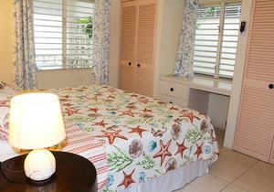 Beachside Cottage - right on the beach!