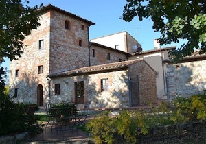 Studio "Farm CASALBOSCO" an ancient medieval village in the countryside