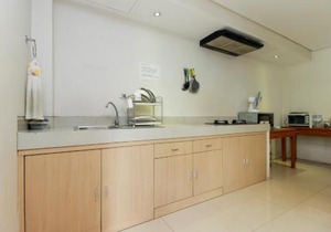 RedDoorz @ Patal Senayan 4