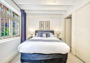 Large 1-bed ground floor apartment in Kirribilli