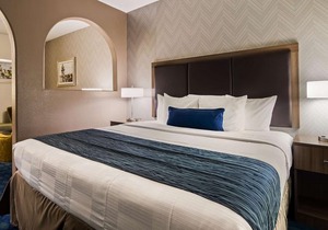 BEST WESTERN Plus Tulsa Inn & Suites