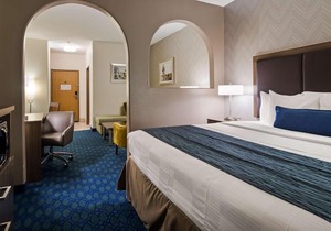 BEST WESTERN Plus Tulsa Inn & Suites