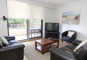Breakers 8 - Main Beach Location!