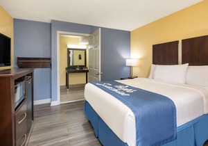 Days Inn by Wyndham Muscle Shoals