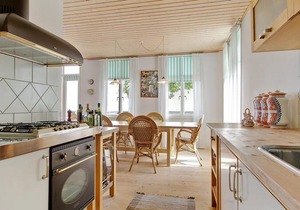 Skaerven Beachfront Condos And Cottage