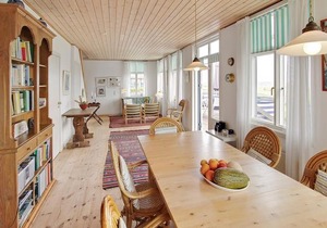 Skaerven Beachfront Condos And Cottage
