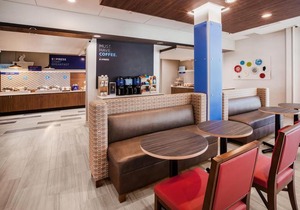 Holiday Inn Express & Suites Parsons