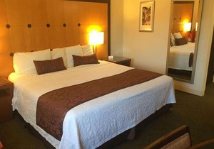 Travelodge by Wyndham Brooklyn Center