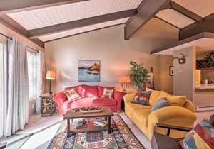 Condo with Deck about 1 Mi to Lake Tahoe and Diamond Peak