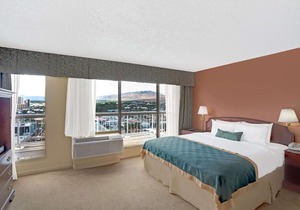 Ramada by Wyndham Reno Hotel & Casino
