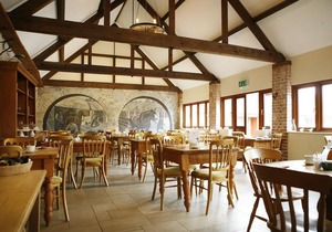 Kingston Country Courtyard