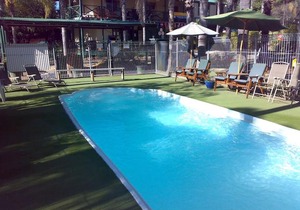 Shady Willows Holiday Park & Batemans Bay YHA
