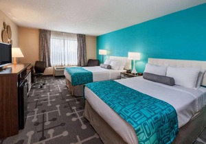 Howard Johnson by Wyndham Romulus Detroit Metro Airport