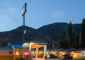 Howard Johnson by Wyndham Brigham City