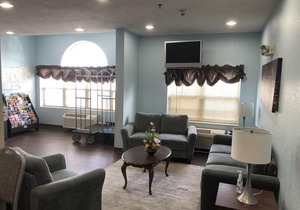 Howard Johnson by Wyndham Elk Grove Village Hotel & Suites