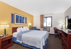 Days Inn by Wyndham Austin
