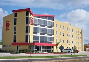 Red Roof Inn and Suites Beaumont