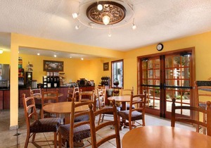 Howard Johnson by Wyndham Portland Airport