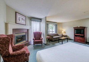 Harrison Lake Hotel