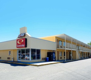 Econo Lodge Airport 