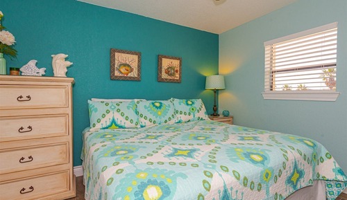 Condo, 1 King Bed with Sofa bed, Kitchen (Rod and Reel - Pet Friendly)